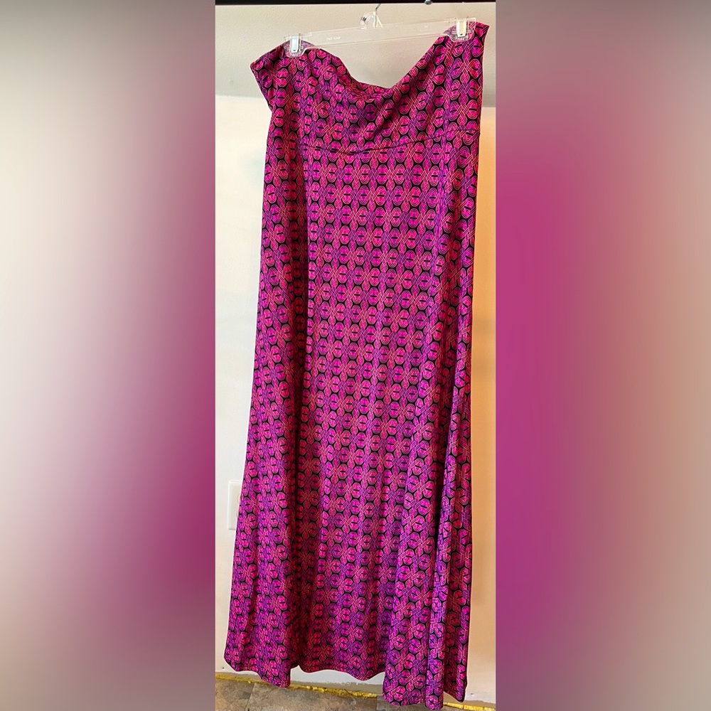 Lularoe Large maxi skirt pink and black